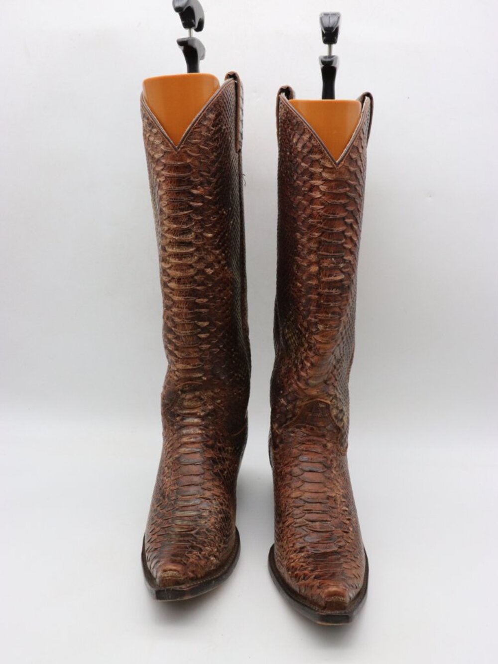 Idyllwind Slay Boots Women’s Size 8 B Brown Snakeskin Print Snip Toe Pull On - Picture 2 of 9